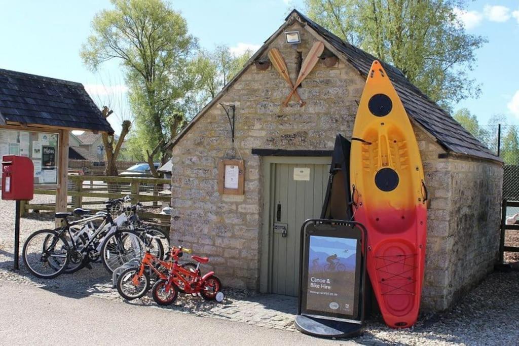 Blueberry Cottage - Lower Mill Estate Somerford Keynes Bagian luar foto