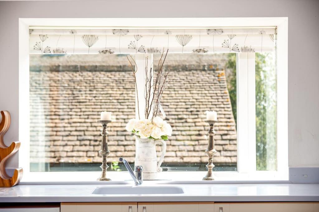Blueberry Cottage - Lower Mill Estate Somerford Keynes Bagian luar foto