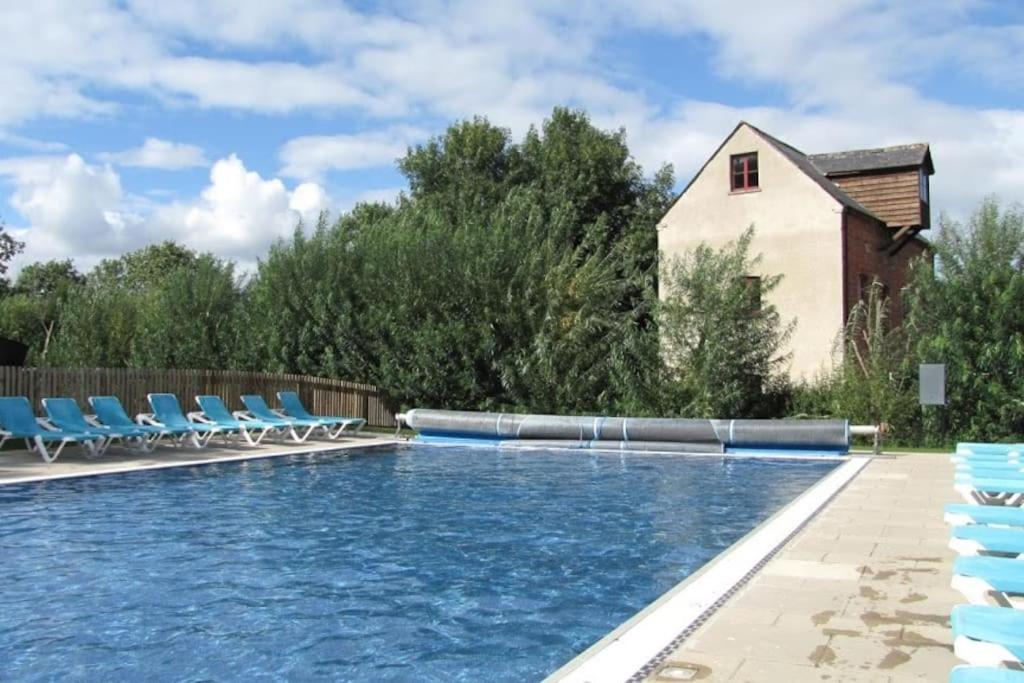 Blueberry Cottage - Lower Mill Estate Somerford Keynes Bagian luar foto