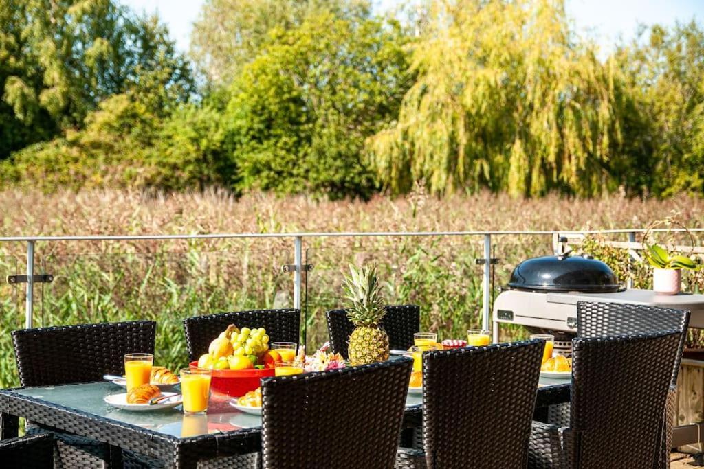 Blueberry Cottage - Lower Mill Estate Somerford Keynes Bagian luar foto