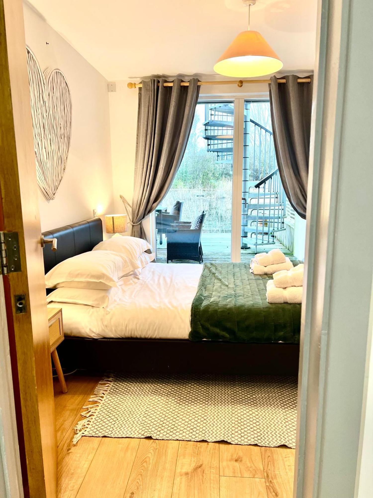 Blueberry Cottage - Lower Mill Estate Somerford Keynes Bagian luar foto